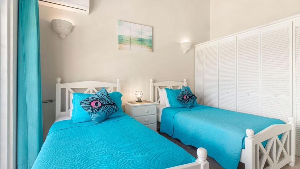 Nanpa, Luxury Family Three Bed Villa, St James West Coast, Private Pool Saint James Exteriör bild